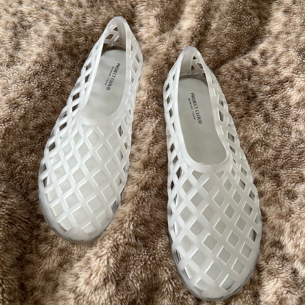 White Mesh Jelly Flats by Pacific Cloud